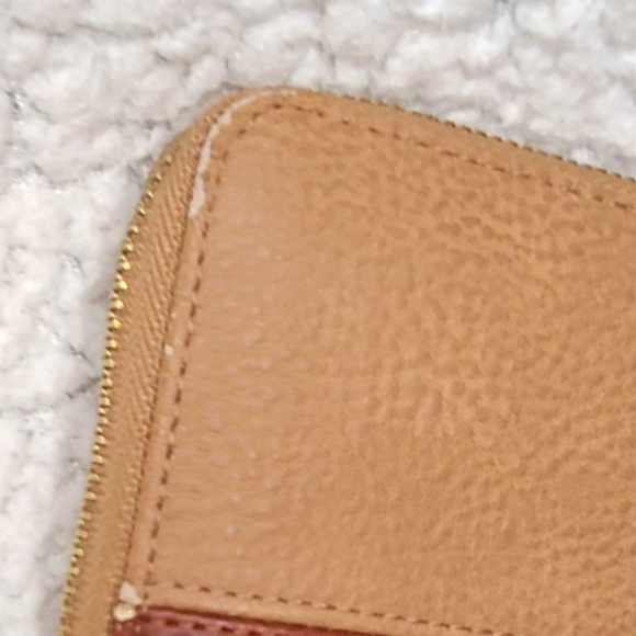 Steve Madden Leather Wallet with Wrist Strap - Picture 8 of 11